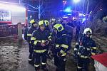 Při požáru se popálili dva lidé, hasiči zachránili i tři ukrajinské uprchlíky