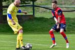 Dalovice (ve žlutém) zdolaly Útvinu 3:1.