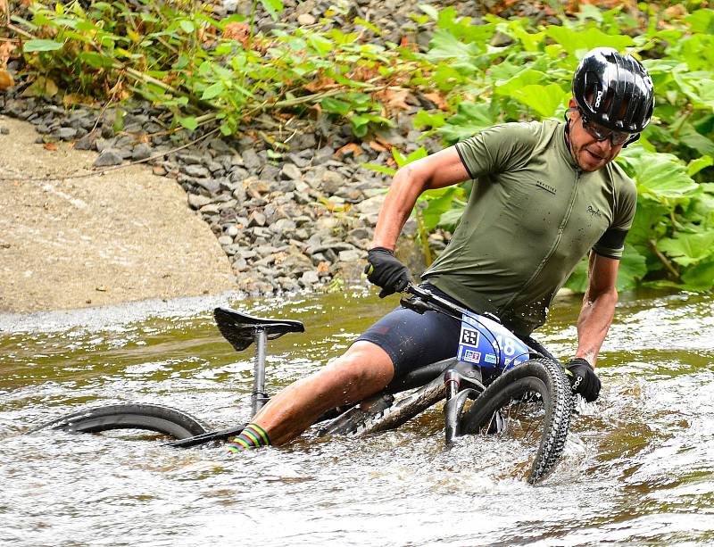 Nevyzpytatelný brod u tenisového areálu Gejzírpark nadělal v rámci 19. ročníku Karlovarského  AM bikemaratonu nejednomu bikerovi nemálo starostí, když někteří z nich se nedobrovolně vykoupali. Jak tomu bude letos?