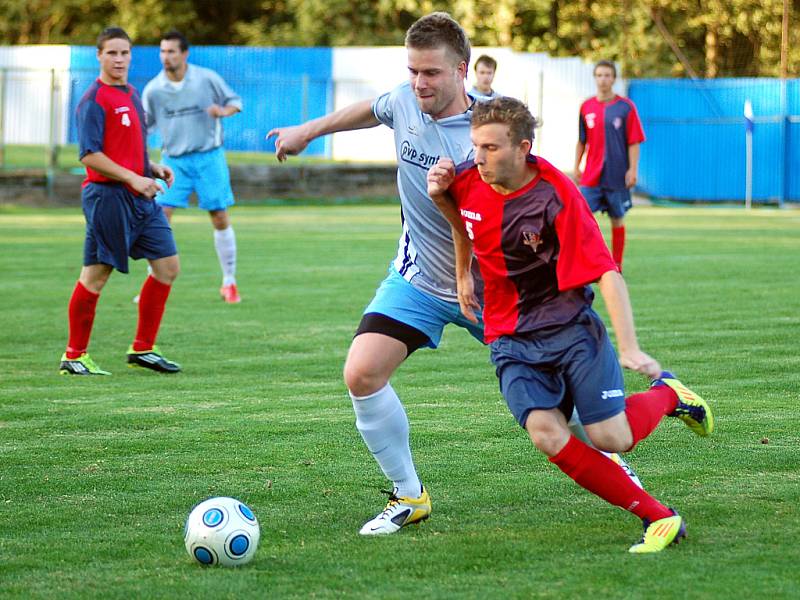 Fotbalisté Nejdku obrali v důležitém utkání o všechny body i tým Nové Role, který pokořili 1:0.