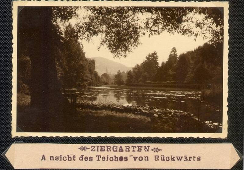 Dobové fotografie Bečovské botanické zahrady.