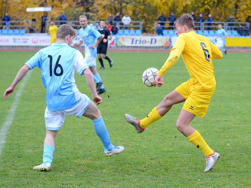 Viktoriáni prozatím marně vyhlíží dohrání jarní části soutěže, když stadion U Ferdinandova pramene fotbalově osiřel.