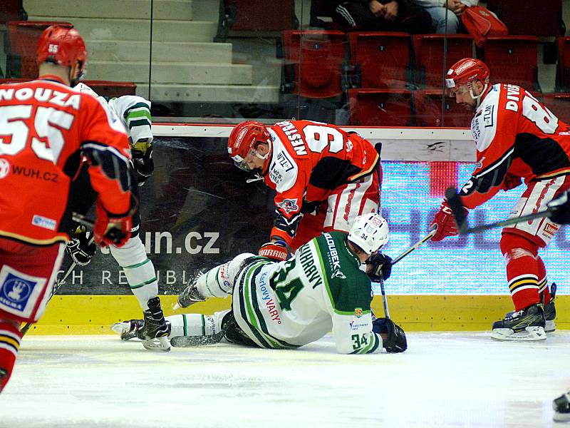 HC Energie (v bílém) hostila Jestřáby z Prostějova