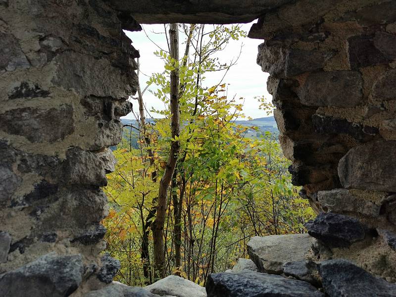 Zřícenina hradu Andělská hora přitahuje lidi už desítky let