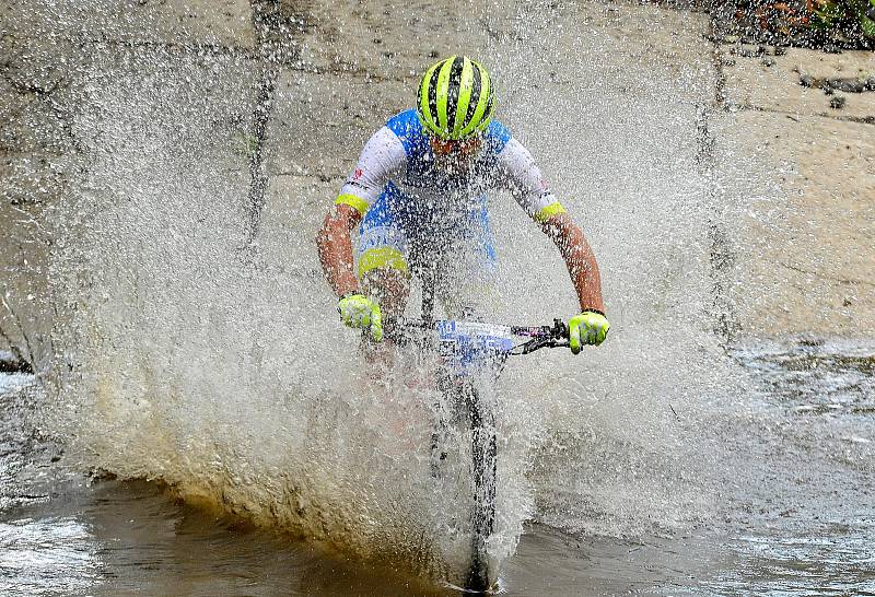 Nevyzpytatelný brod u tenisového areálu Gejzírpark nadělal v rámci 19. ročníku Karlovarského  AM bikemaratonu nejednomu bikerovi nemálo starostí, když někteří z nich se nedobrovolně vykoupali. Jak tomu bude letos?