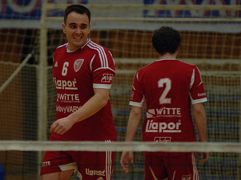 SK Liapor Witte (v červeném) hostil v hale Lokomotivy tým Modřic.