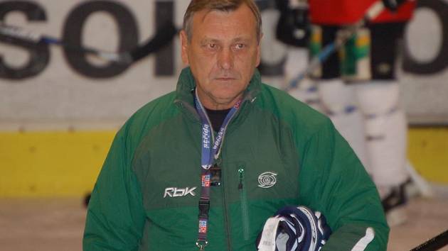 Trenér Josef Paleček.