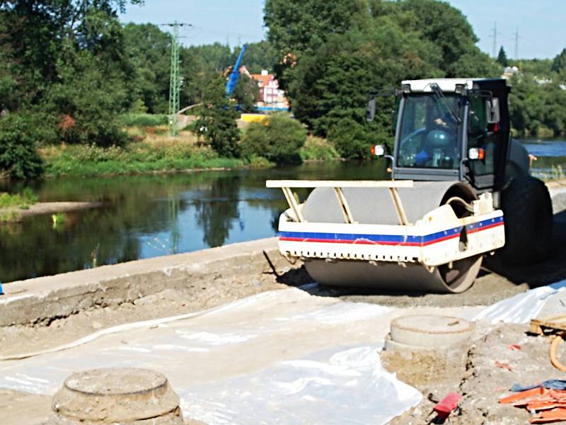 Nejčastějšími obory činností, které byly podpořeny v souvislosti se zaměstnaností, byly ve službách, administrativní činnosti, hotelnictví a také ve stavebnictví.