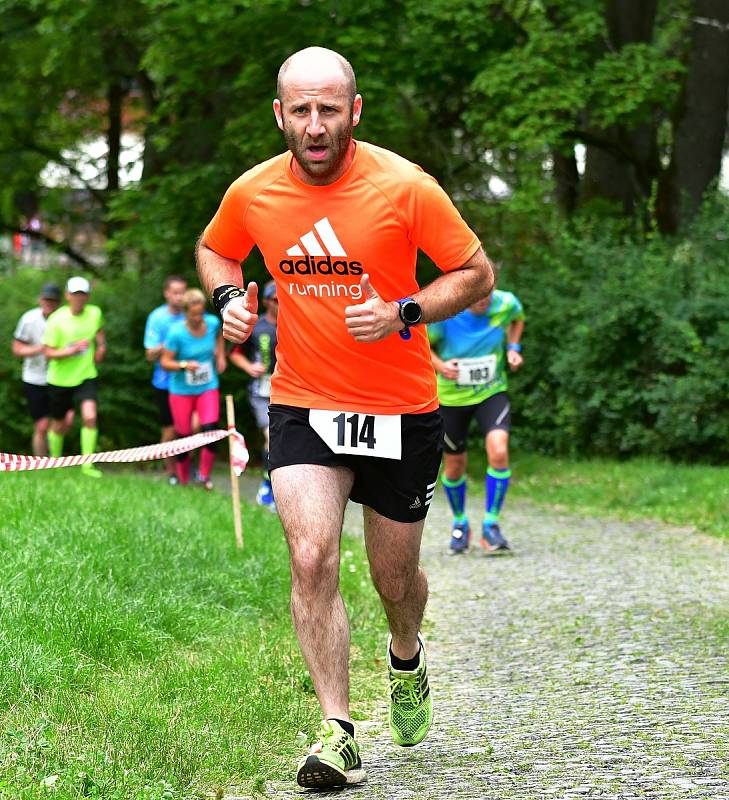 Náročná trasa  lázeňským centrem o délce 6,4 km čekala na 202 běžců, kteří se postavili na start osmého ročníku.