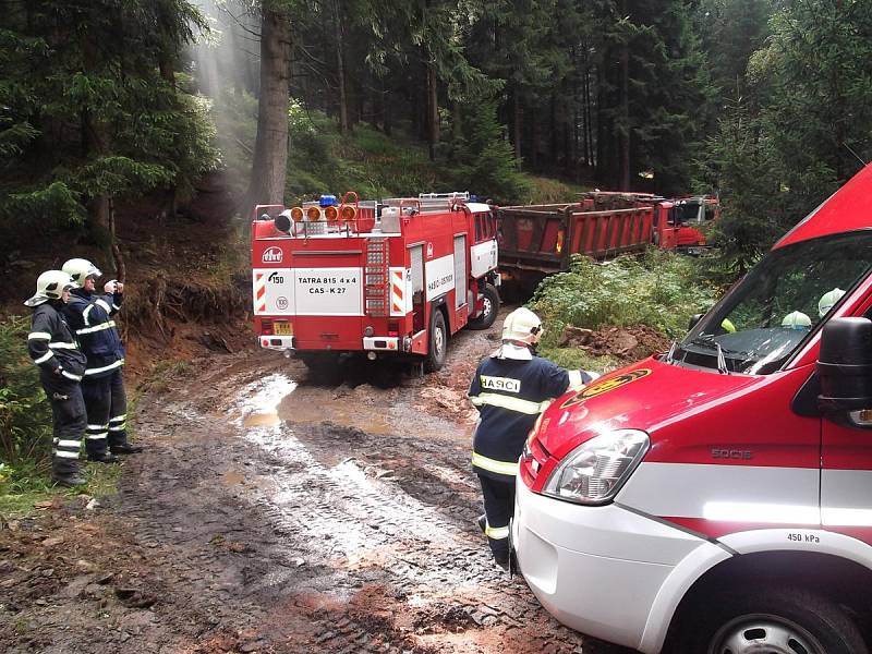 Ve dvou případech odstraňovali nebezpečné stavy