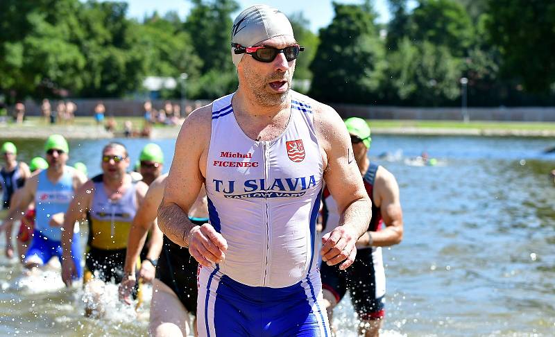 Rekordních 135 triatlonistů se postavilo na start 29. ročníku KIWI Xterra Triatlonu.