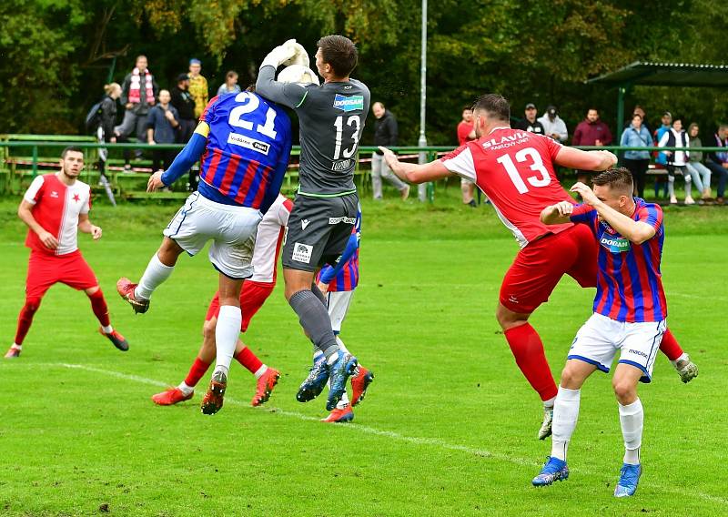 Západočeské derby přetavila v tříbodový zisk karlovarská Slavia, která porazila rezervu Viktorie Plzeň posilněnou o několik hráčů ligového A-týmu 1:0.