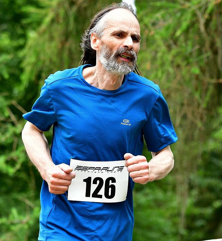 Náročná trasa  lázeňským centrem o délce 6,4 km čekala na 202 běžců, kteří se postavili na start osmého ročníku.