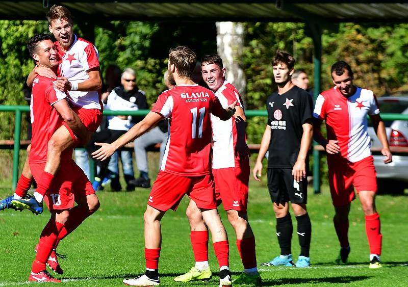 Karlovarská Slavia na dvorském stadionu porazila v derby rezervu pražské Slavie 3:1.