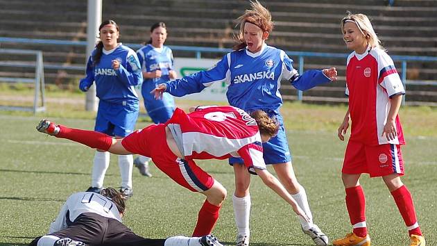 Pardubice – FC Buldoci. Karlovarské fotbalistky na půdě Pardubic neuspěly, když prohrály na hřišti Pardubic 0:1. (Ilustrační foto.)