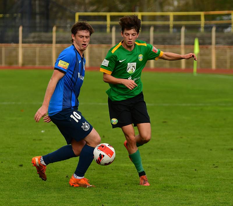 Fotbalisté Sokolova museli skousnout porážku 0:1 od Domažlic, kterou Chodům zařídil parádní trefou Jan zajíček.