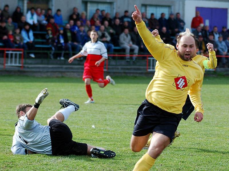 Toužimští fotbalisté v domácím prostředí porazili Františkovy Lázně. Na konto si připsali vítězství v poměru 3:1.