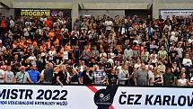 Volejbalisté Karlovarska obhájili mistrovský titul v UNIQA extralize mužů, když porazili VK Lvi Praha 3:2 na zápasy.