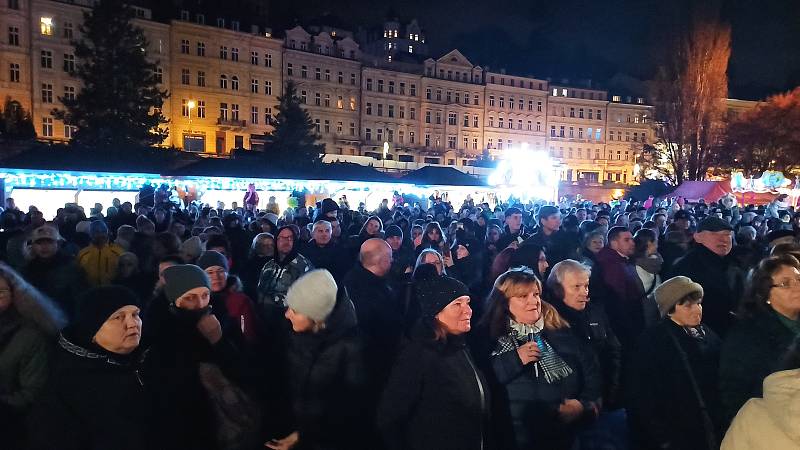 Rozsvícení vánočního stromu v Karlových Varech.