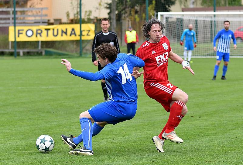 Ostrov doma nestačil na Zbuzany (v červeném), kterým podlehl 1:5.