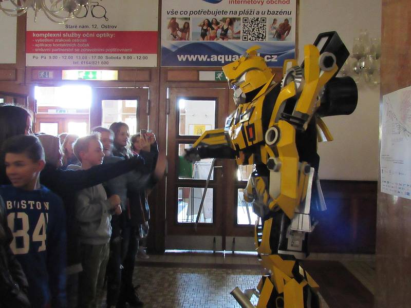 49. ročník Dětského filmového a televizního festivalu Oty Hofmana je letos plná robotů.