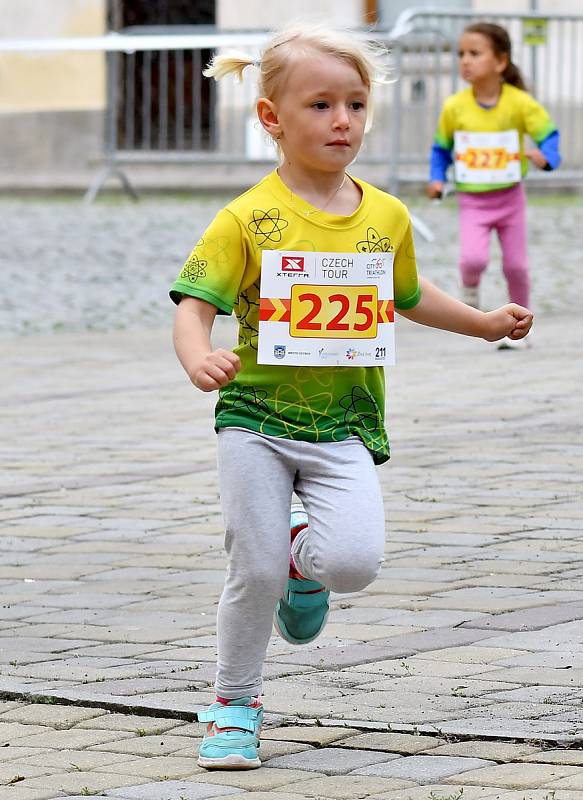 Triatlonové naděje vzaly útokem Ostrov.