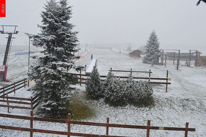 V Krušných horách připadl nový sníh.