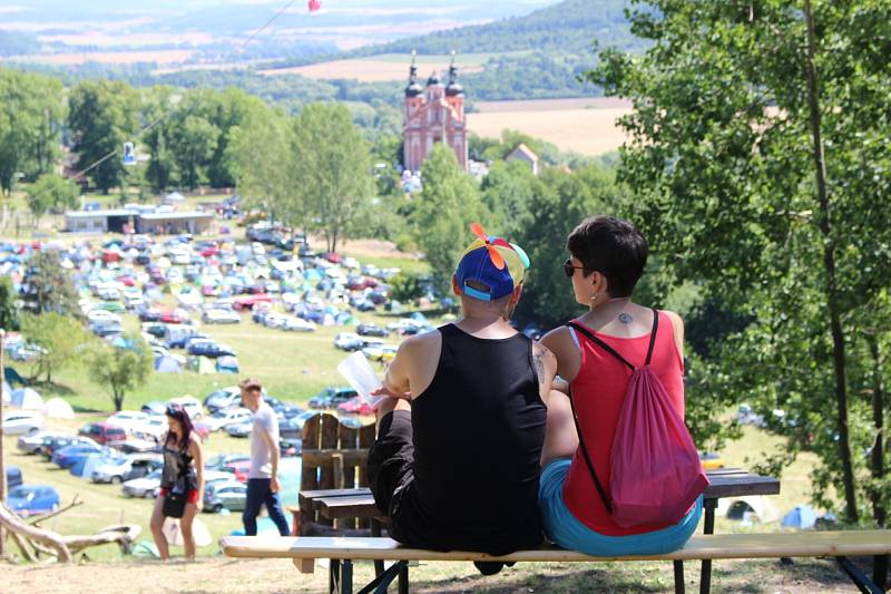 Multižánrový hudební festival Povaleč ve Valči.