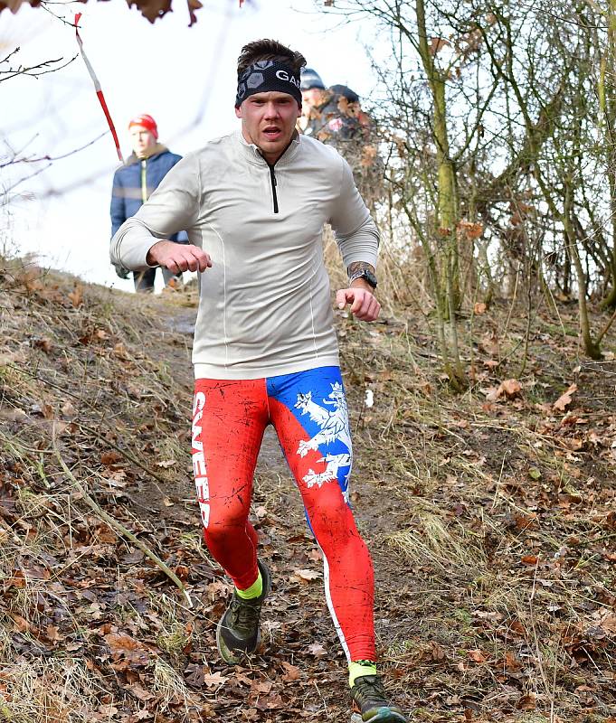 Třináctý díl již má úspěšně za sebou Zimní běžecký pohár Kadaň. Tentokrát přišel na pořad Tříkrálový běh, který se uskutečnil již po třiačtyřicáté. Závodníky tak čekalo náročných osm kilometrů ve dvou okruzích, a ty běžce řádně prověřili.