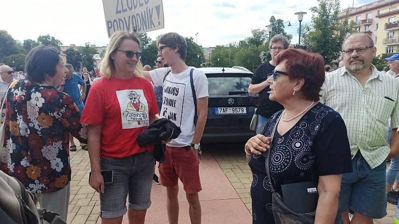 Andrej Babiš v Karlovarském kraji navštívil i Ostrov.