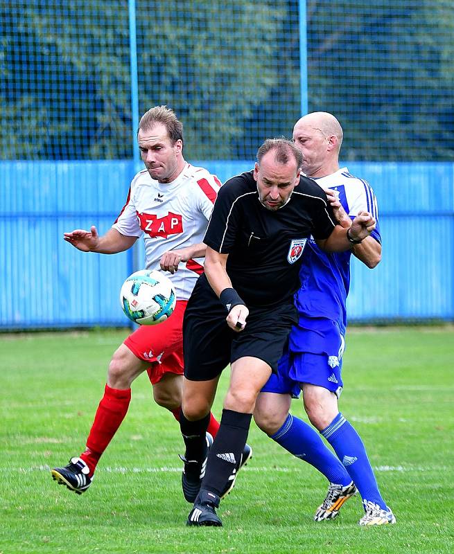 Třetí domácí výhru si připsal na svůj účet nejdecký FK, který si poradil s týmem Toužimi v poměru 8:1.