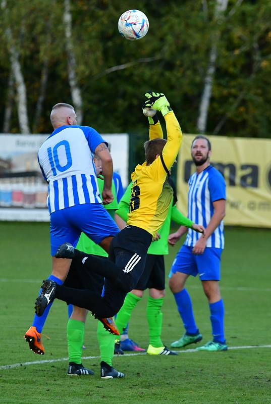 Petr Řehák, stoper FK Ostrov.