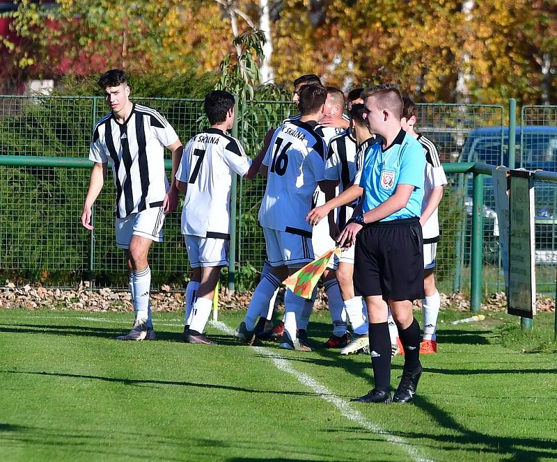 Fotbalisté Karlovy Vary-Dvory dosáhli v podzimní části již na sedmou výhru, když v dohrávce 6. kola I. A třídy porazili Skalnou 4:3.