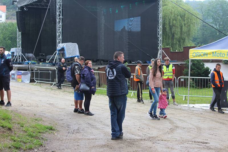 Loketský amfiteatr pořádal v sobotu akci pro milovníky závodu Dakar.