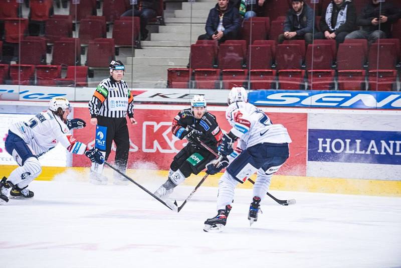 Hokejisté karlovarské Energie porazili na konci loňského roku v důležitém zápase doma Kladno (6:4).
