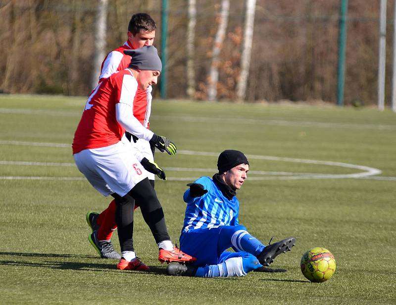 V krajském derby se karlovarská Slavia s Ostrovem příliš nemazlila, když nakonec slavila výhru 8:0.