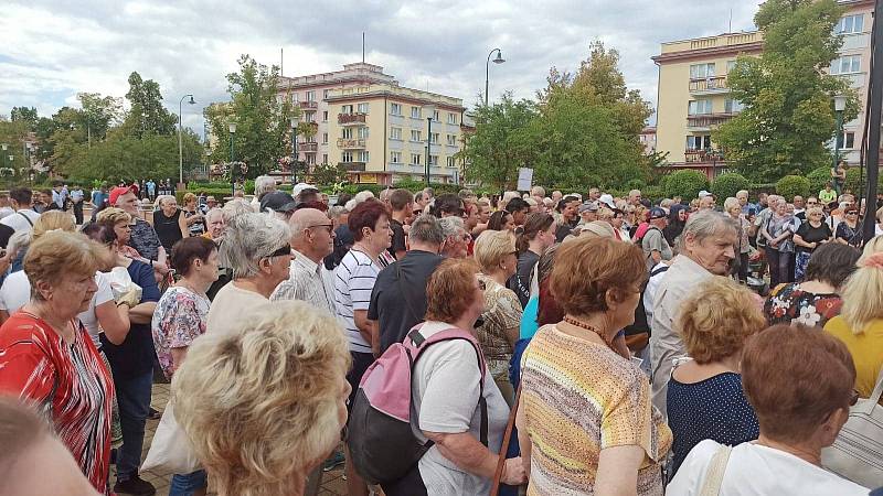 Andrej Babiš v Karlovarském kraji navštívil i Ostrov.