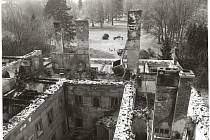 Požár z 2. dubna roku 1976 byl pro valečský zámek bohužel osudným.