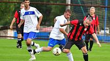 Fotbalisté Sadova neztratili prozatím v podzimní části III. třídy  ještě ani bod. O víkendu porazili ve svém třetím vystoupení 5:2 rezervu Chyše.