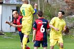 Dalovice (ve žlutém) zdolaly Útvinu 3:1.