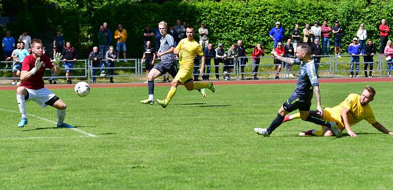 Chebská Hvězda porazila v derby v rámci Fortuna divize A Mariánské Lázně 3:1.