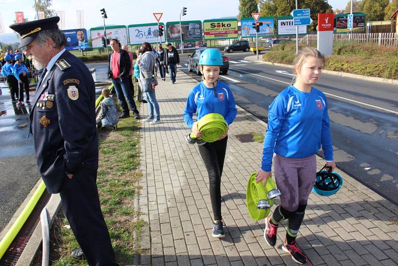 Královskou disciplínou požárního sportu je právě požární útok.