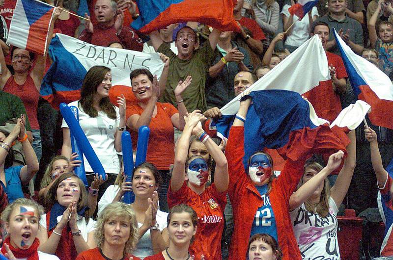 Finále mistrovství světa v basketbalu žen: Česká republika - USA