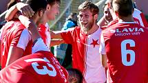 Karlovarská Slavia na dvorském stadionu porazila v derby rezervu pražské Slavie 3:1.