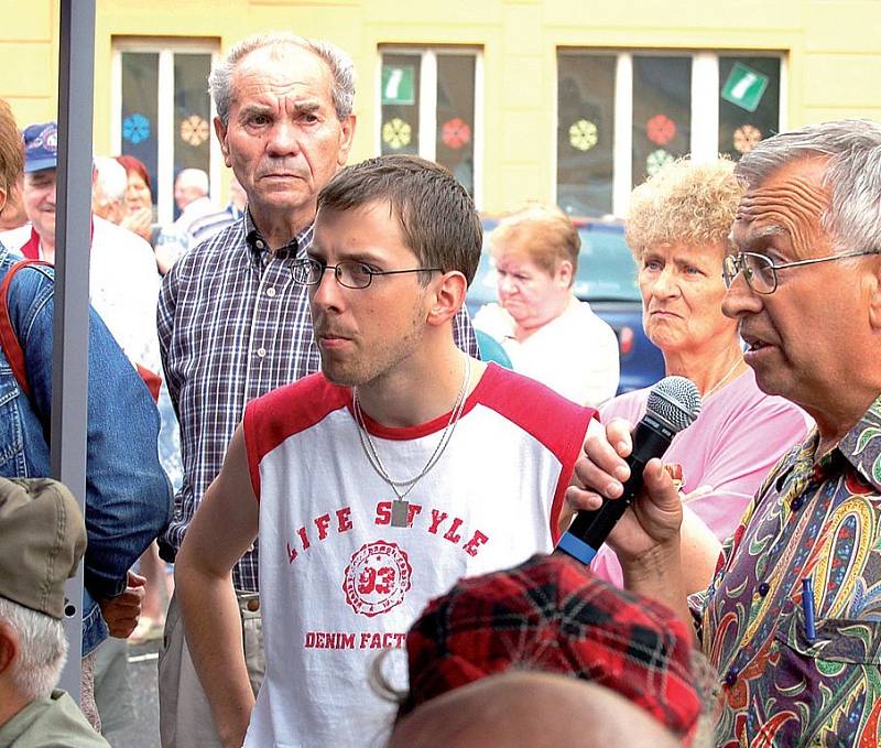 Vojtěch Šedivec se přijel zúčastnit Dnu s Deníkem až z Teplé, ale jeho názory byly Toužimským velmi blízké. Šedivec kritizoval starosty za nedostatek odvahy jednat.