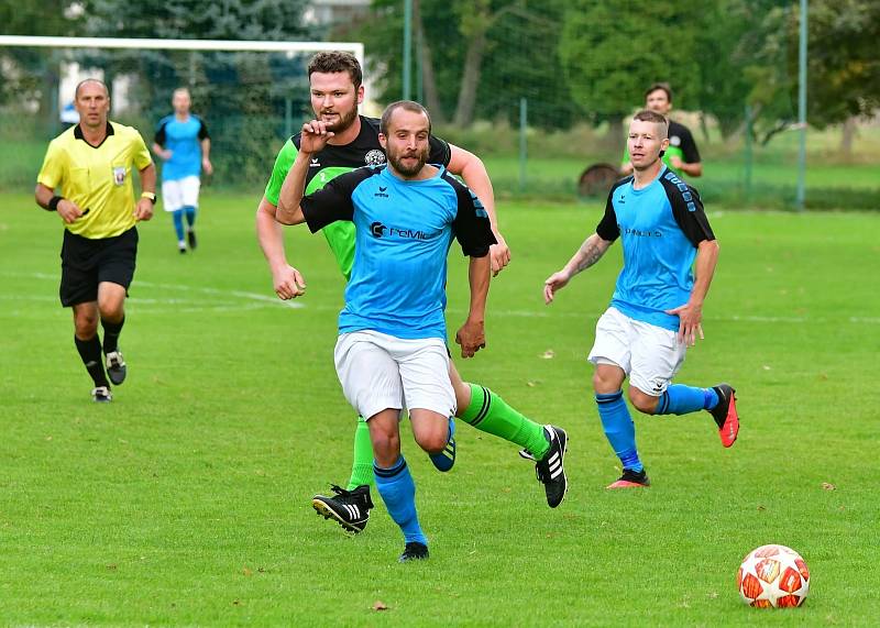 Fotbalisté Hroznětína uspěli i ve třetím domácím utkání krajského přeboru, když porazili Nové Sedlo 2:0.