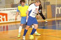 Futsalisté HRB Královské Pořící ve druhém utkání semifinálové série pokořili v hale basketbalové Lokomotivy FC Tenis Dolní Rychnov.