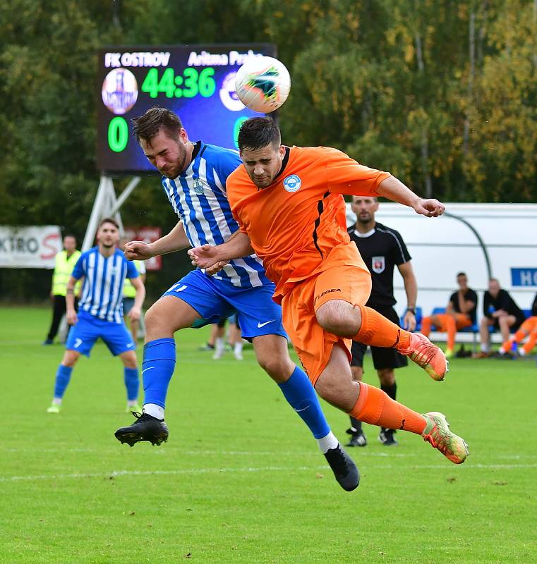 Fotbalový podzim FK Ostrov pohledem fotoaparátu.