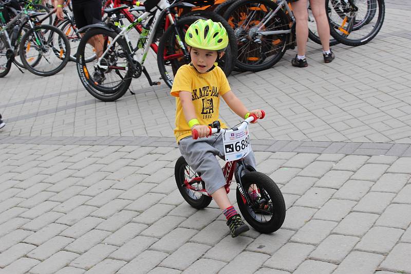 Karlovarský kraj a město Sokolov připravily pro všechny cyklisty a cykloturisty oslavu oblíbené cyklostezky podél řeky Ohře.