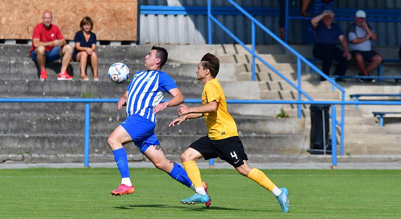 Ostrov vstoupil do přípravy pravou nohou, když si na svém stadionu připsal na účet vysokou výhru 6:0 nad mladíky sokolovského Baníku U19.